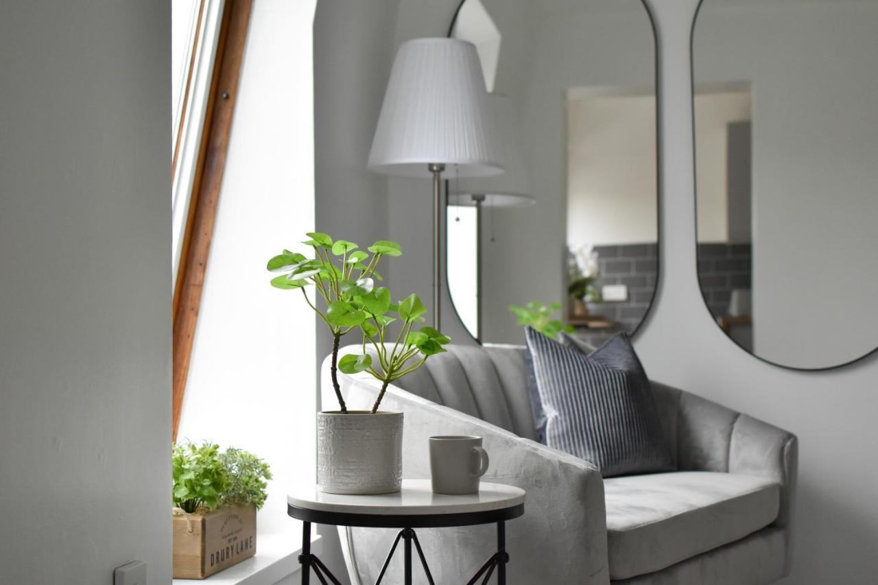 Stylish One Bed Apartment Near Cotswolds Raf Carterton Exteriör bild